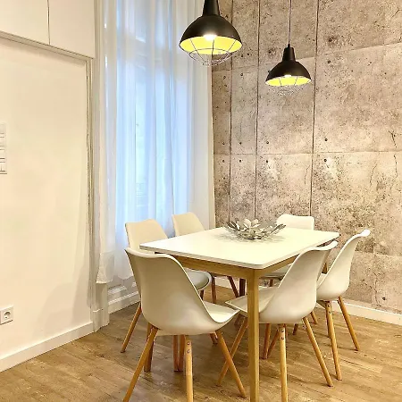 Dream Design - 3 Bedrooms & Finn Sauna Apartmán *